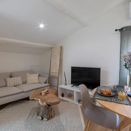 Apartment Le Belvedere Nimois Pour 2 Vue Panoramique Clim Maisoncarreeconciergerie