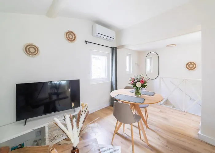 Apartman Belvedere Nimois Avec Veranda Et Vue Sur Les Toits Centre-ville Nîmes
