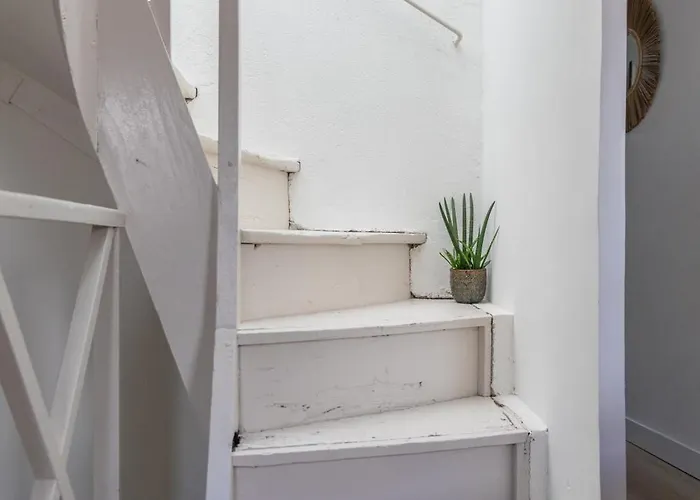 Belvedere Nimois Avec Veranda Et Vue Sur Les Toits Centre-ville Nîmes